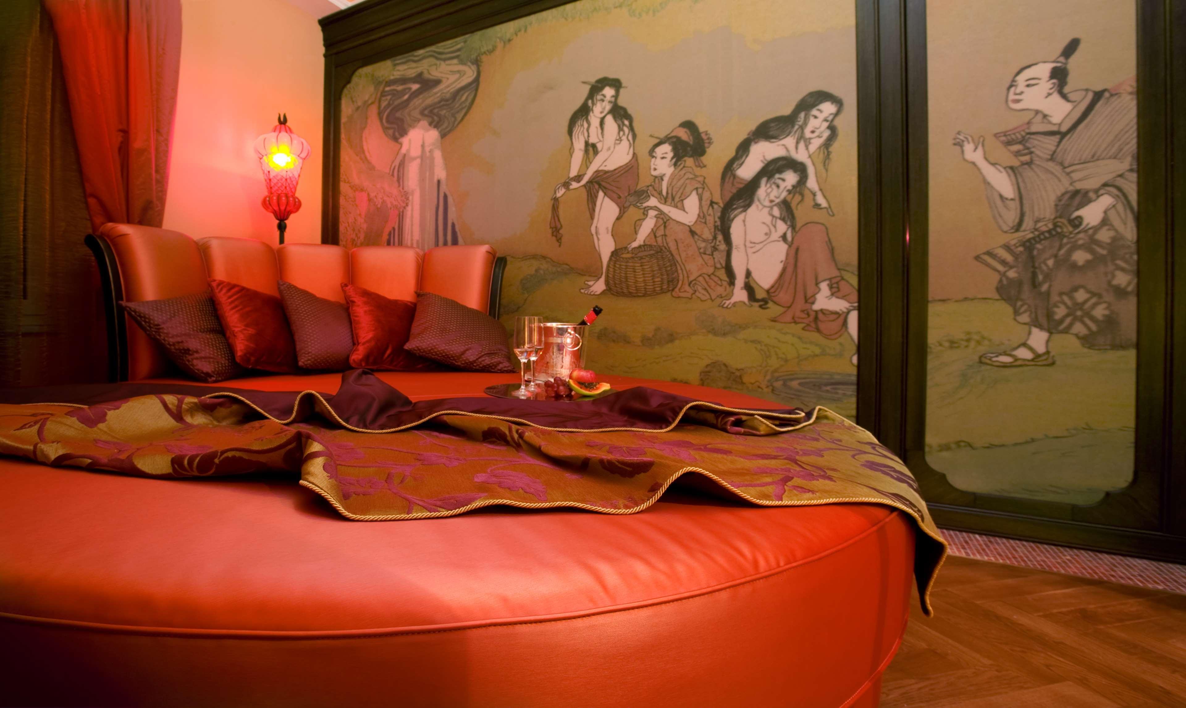Grand Hotel Savoia Genova Esterno foto A massage room at a Thai spa