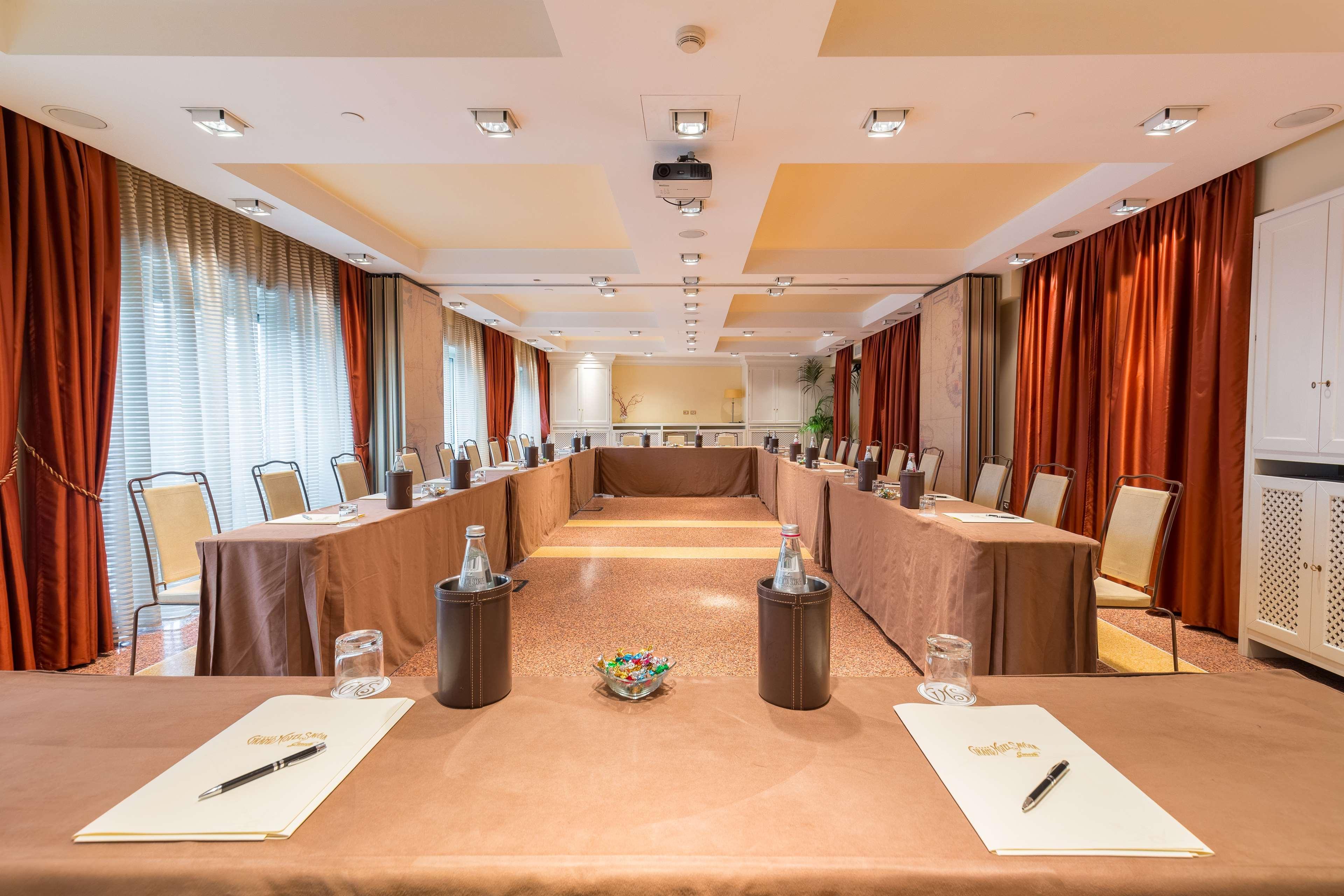 Grand Hotel Savoia Genova Esterno foto Meeting room